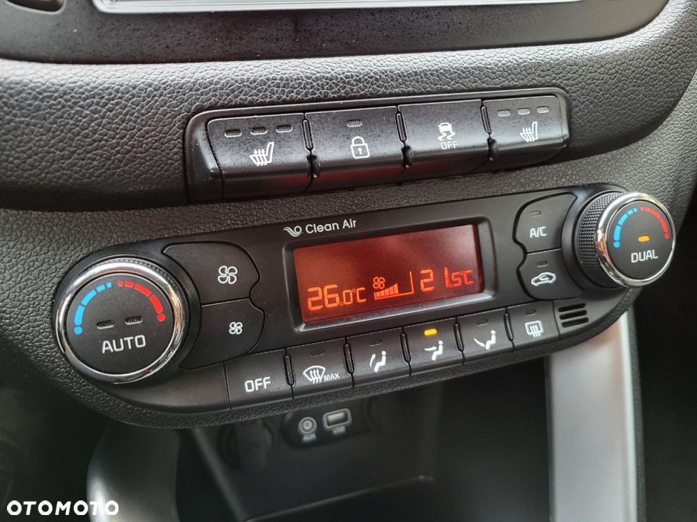 Kia Ceed - 13
