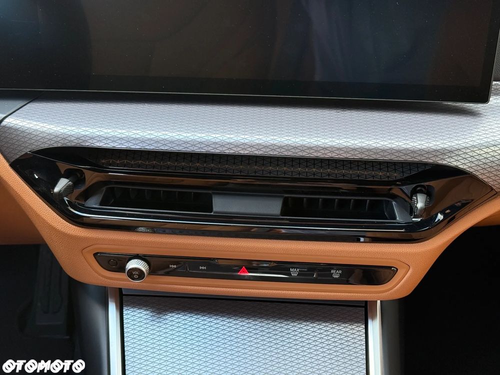 BMW Seria 3 318i M Sport - 22