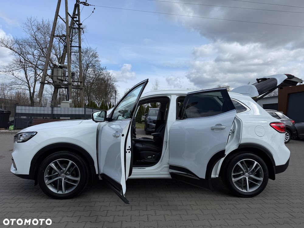 MG EHS Luxury - 18