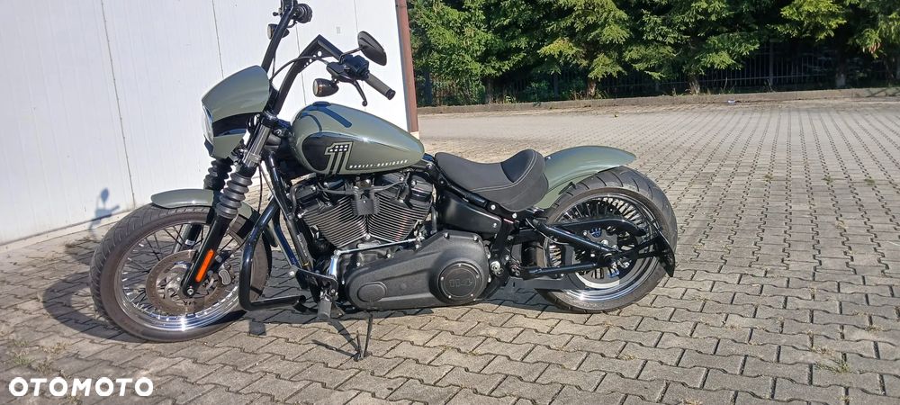 Harley-Davidson Softail Street Bob - 2