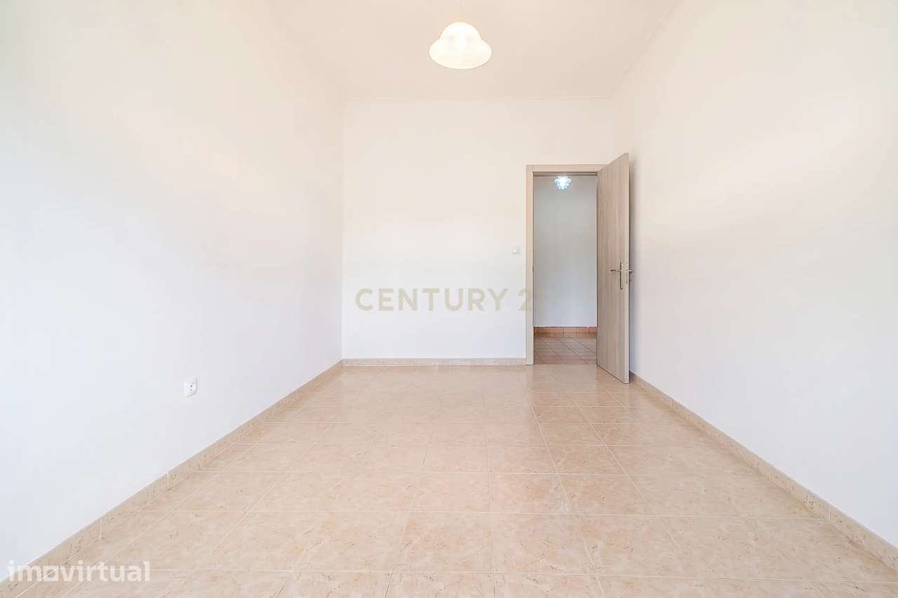 Apartamento T2 | Logradouro + Anexo | Paio Pires - Grande imagem: 4/40