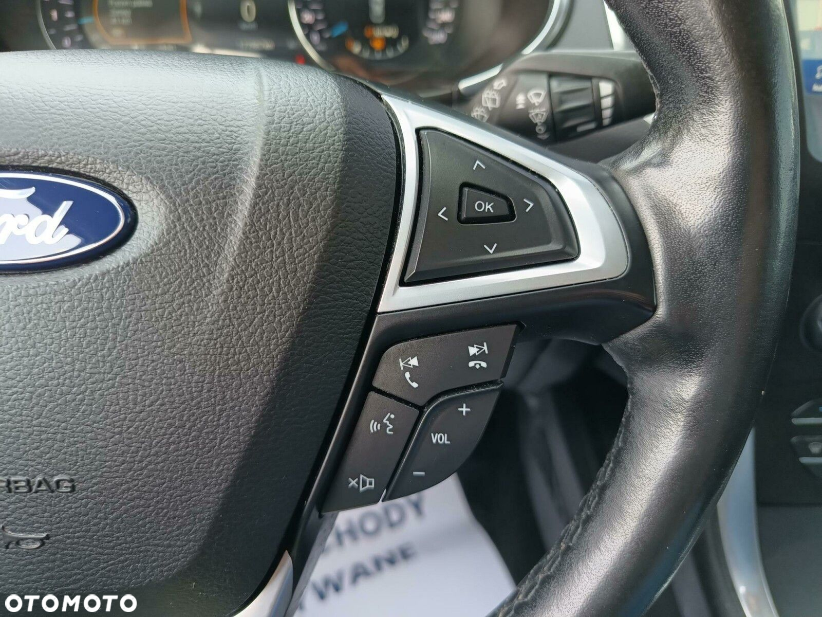 Ford S-Max - 17