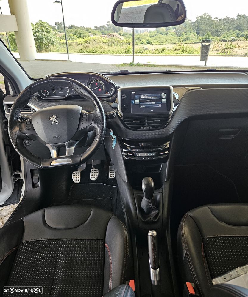 Peugeot 208 1.2 PureTech GT Line - 10
