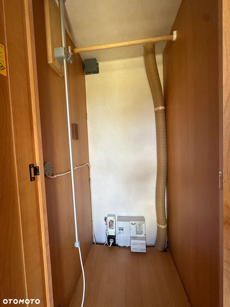 Adria UNICA 462 LU z napędem, markizą i bagażnikiem na rowery. - 20