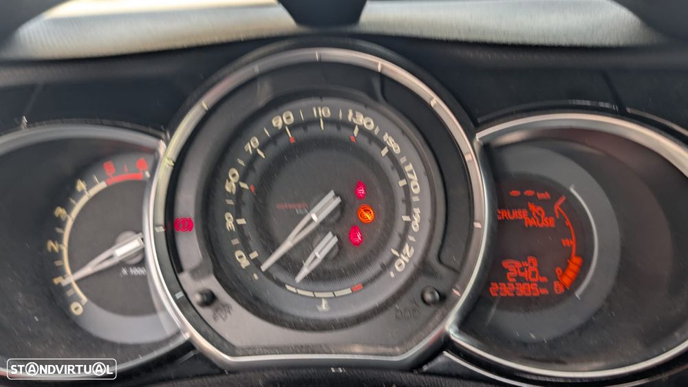 Citroën DS3 1.6 HDi Airdream Sport Chic - 11