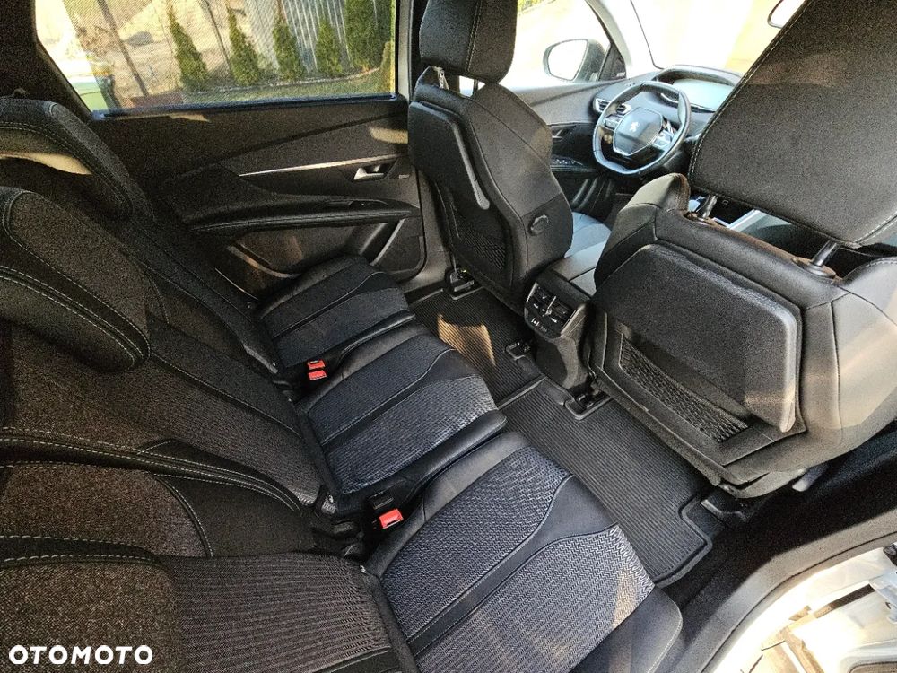 Peugeot 5008 1.5 BlueHDi Allure S&S EAT8 - 31