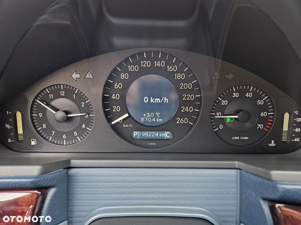 Mercedes-Benz Klasa E 200 Kompressor Automatik Classic - 31