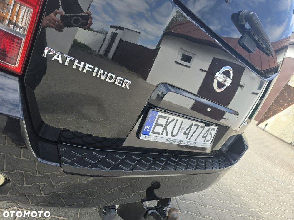 Nissan Pathfinder - 2