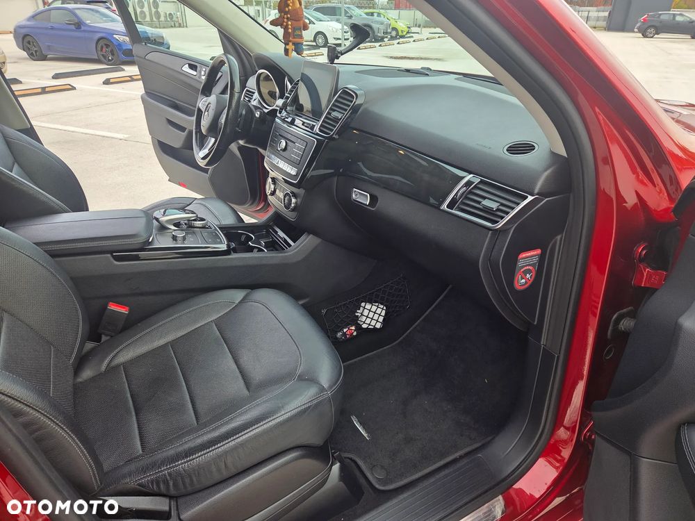 Mercedes-Benz GLE - 22