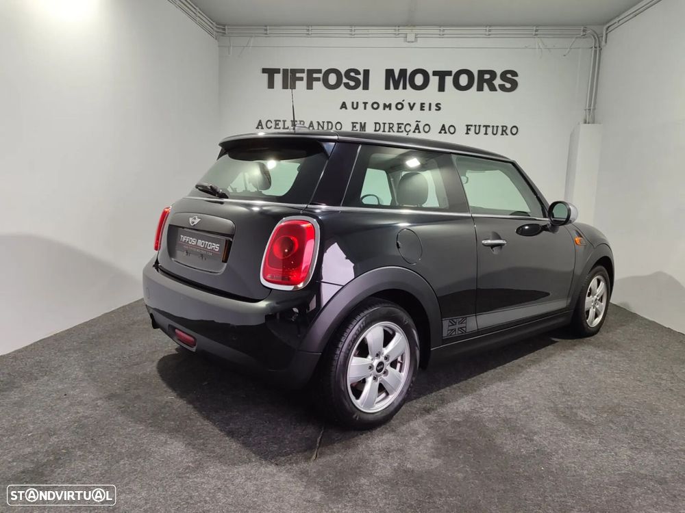 MINI 3 Portas One D - 8