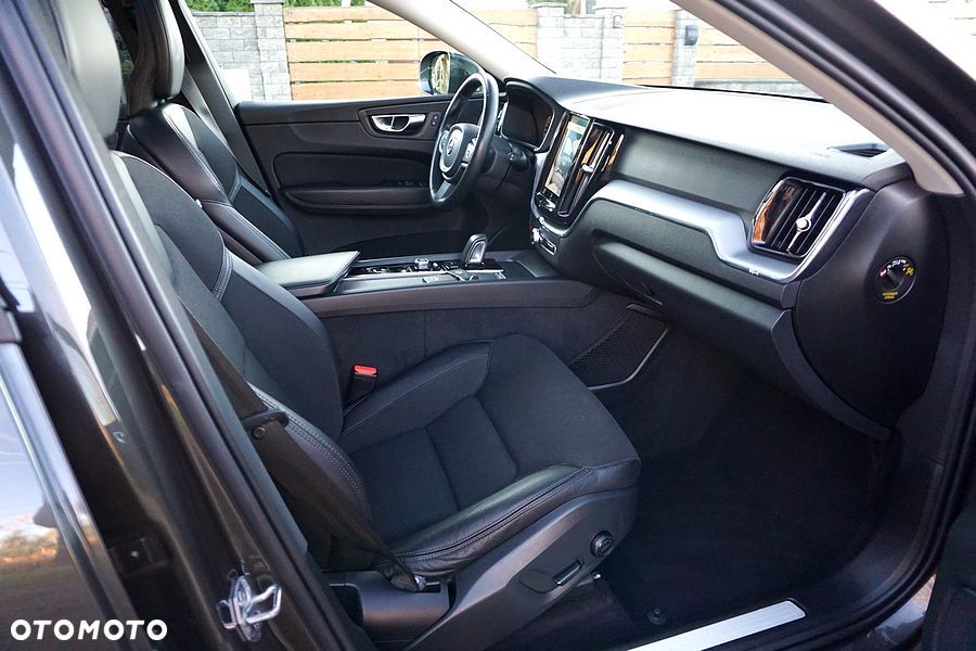 Volvo XC 60 B5 B Geartronic Momentum Pro - 29