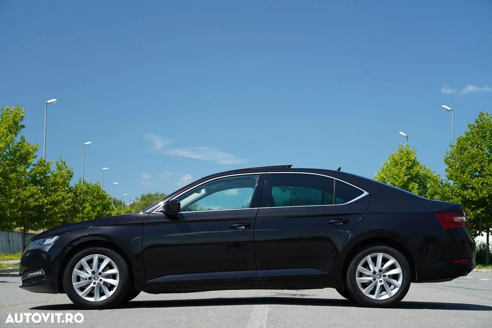 Skoda Superb 2.0 TDI DSG Premium Edition - 22