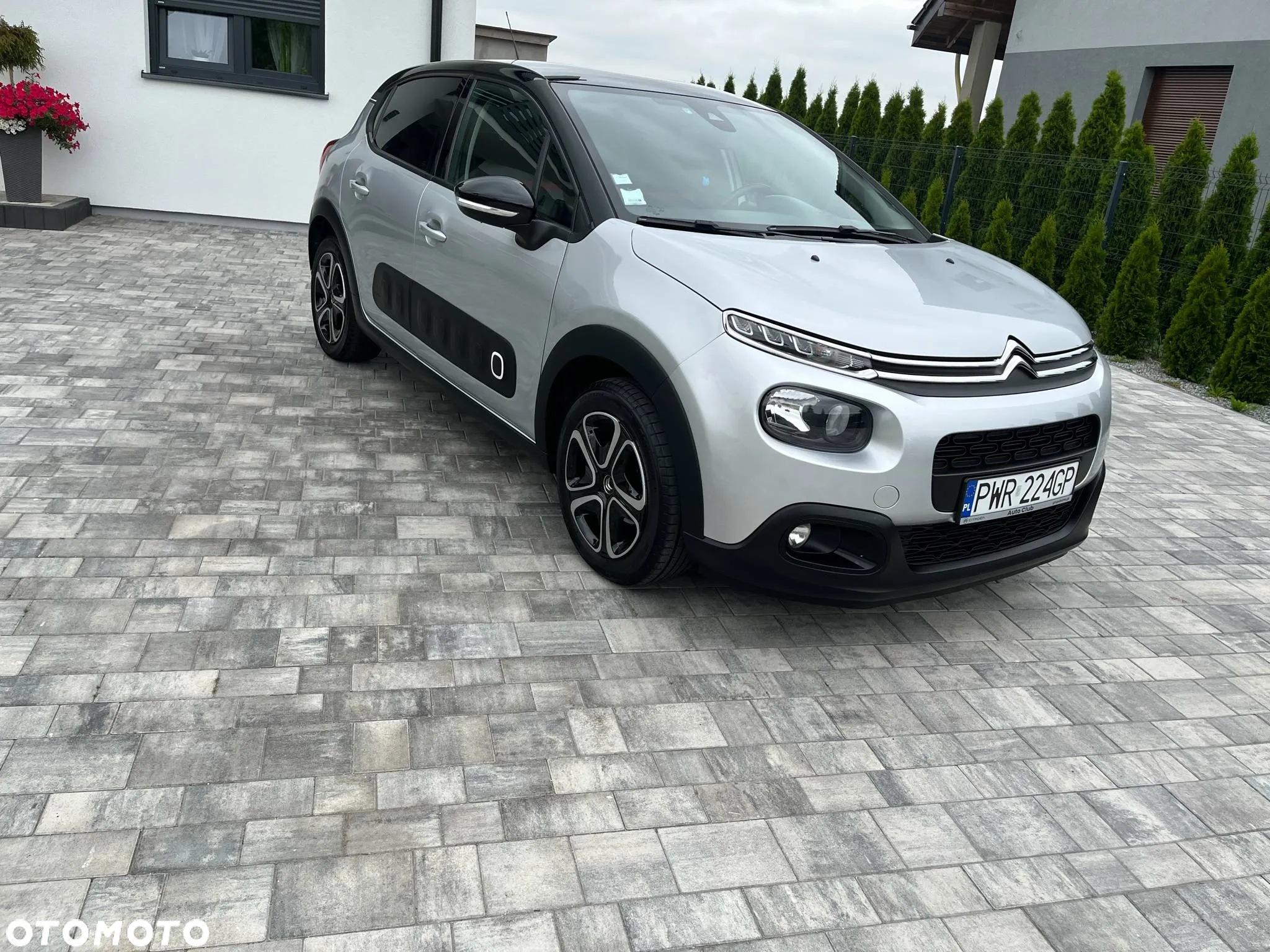 Citroën C3 1.2 PureTech Shine - 2