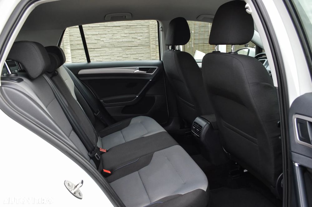 Volkswagen Golf e-Golf - 34