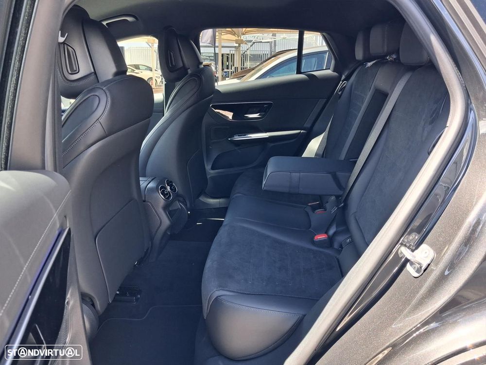 Mercedes-Benz GLC 300 e Coupe 4Matic - 12