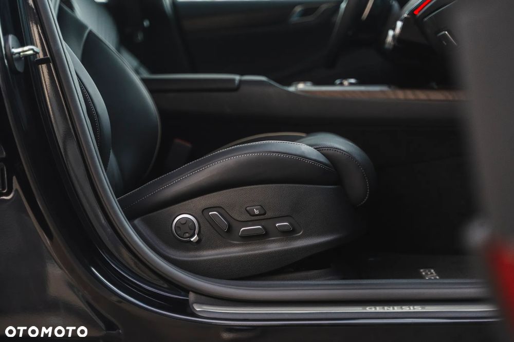 Genesis G80 2.5T AWD AT8 Luxury Line - 37