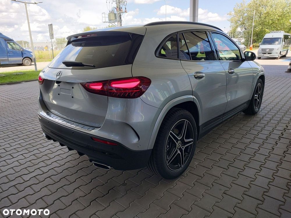 Mercedes-Benz GLA - 5