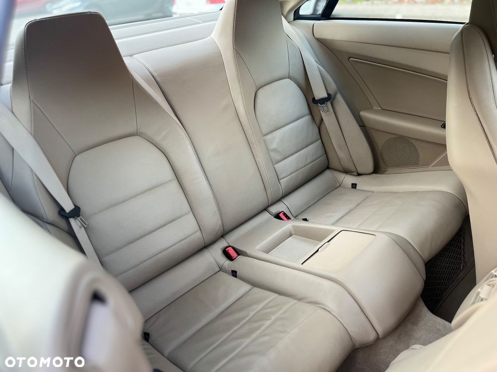 Mercedes-Benz Klasa E - 16