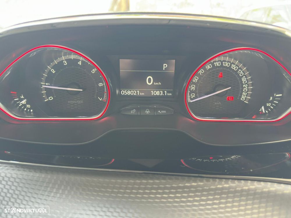 Peugeot 2008 1.2 PureTech GT Line EAT6 - 14