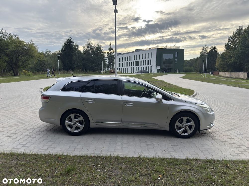 Toyota Avensis 1.8 Sol plus NAVI - 4