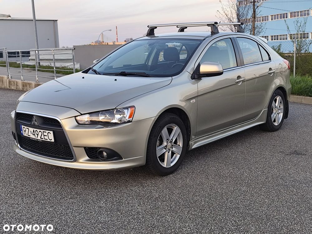 Mitsubishi Lancer 1.8 Inform - 1