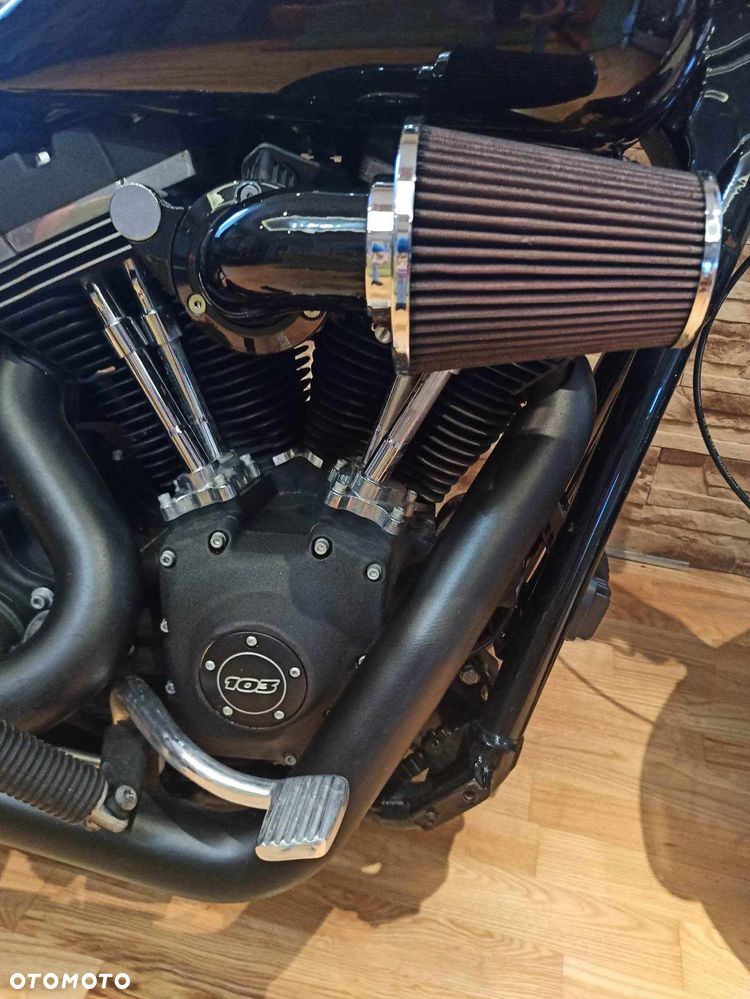 Harley-Davidson Dyna Street Bob - 14