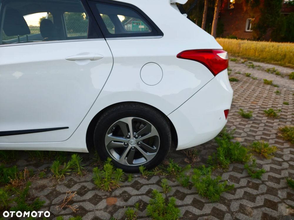 Hyundai i30 1.6 Comfort - 15