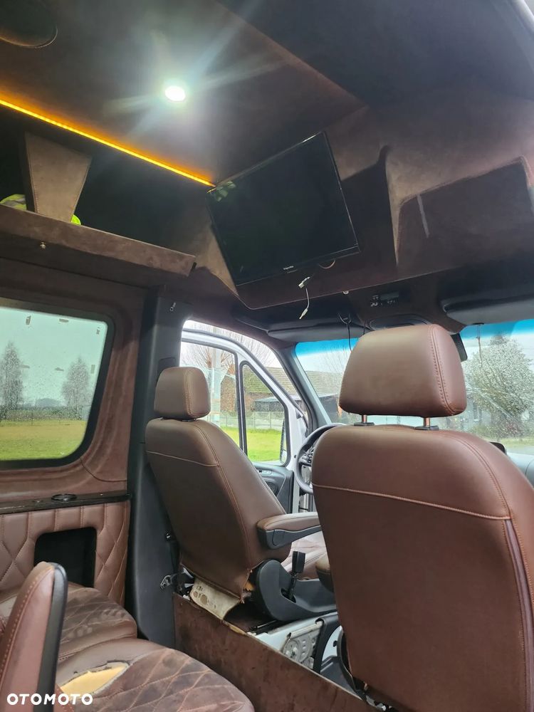 Mercedes-Benz Sprinter - 22