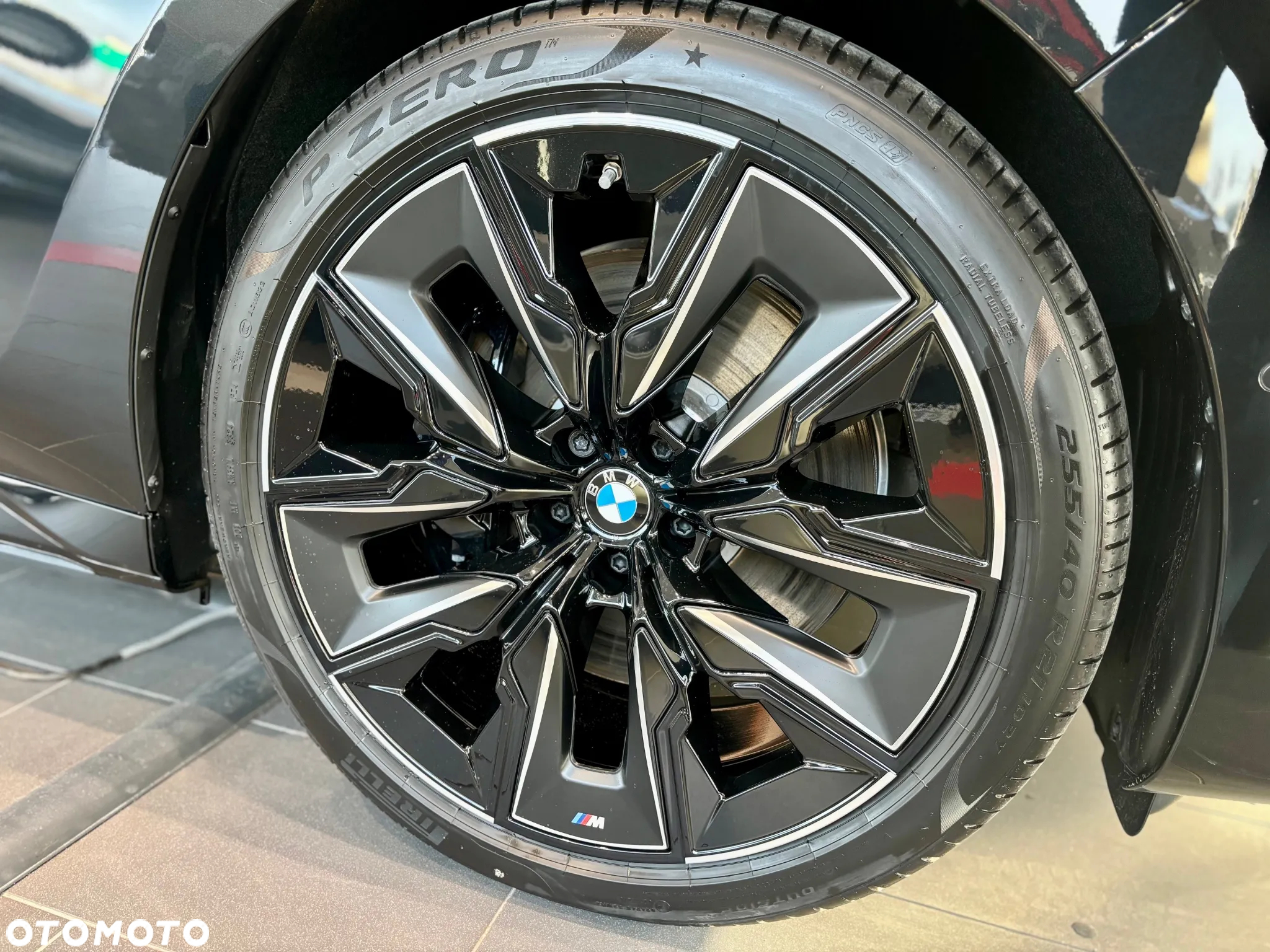 BMW i7 - 6