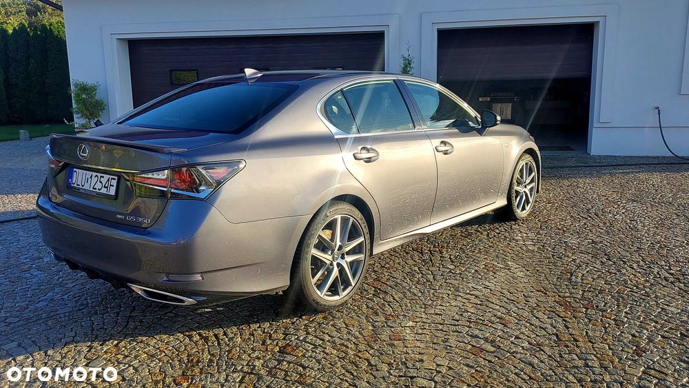 Lexus GS - 10