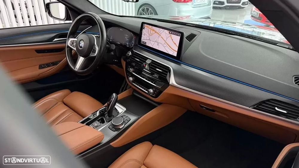 BMW 530 e Pack Desportivo M - 18