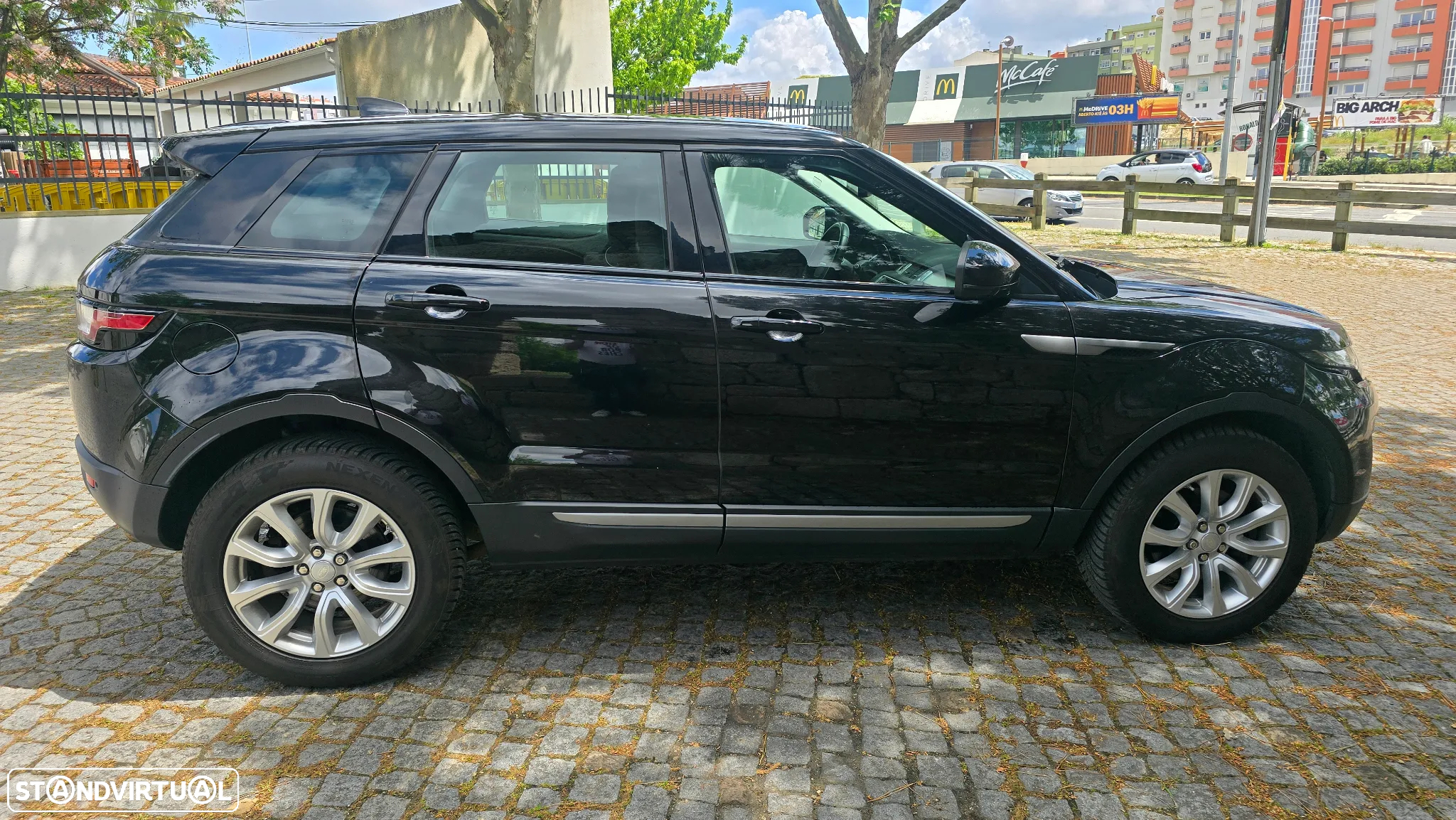 Land Rover Range Rover Evoque 2.0 D150 R-Dynamic - 8
