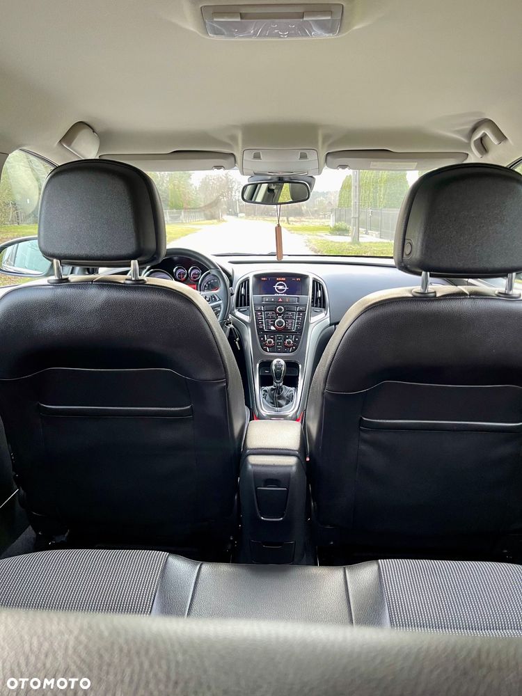 Opel Astra 1.4 Turbo Exklusiv - 23