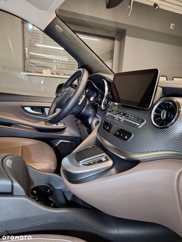 Mercedes-Benz Klasa V 300 d 4-Matic Exclusive 9G-Tronic (d³ugi) - 2