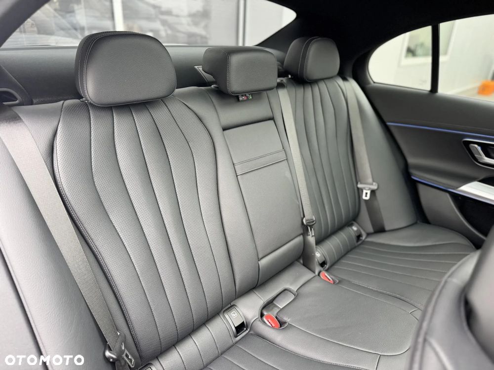 Mercedes-Benz Klasa E 300 de PHEV 4-Matic AMG 9G-Tronic - 18