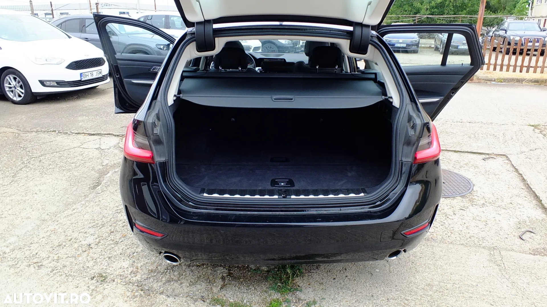 BMW Seria 3 320d Touring Aut. Sport Line - 35