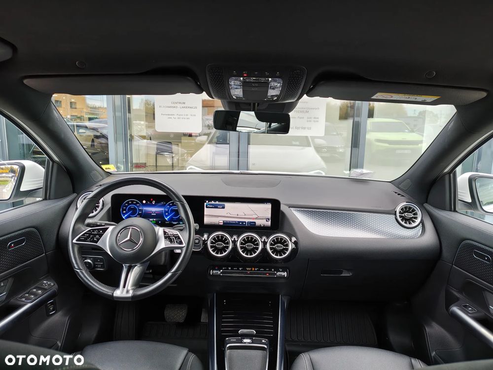 Mercedes-Benz EQA - 10