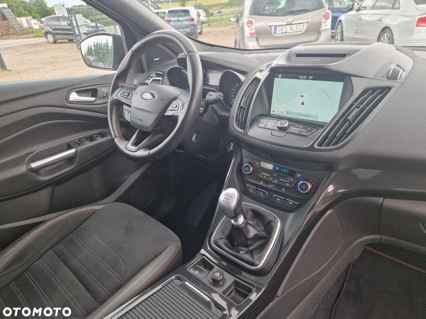 Ford Kuga 1.5 EcoBoost 2x4 ST-Line - 27