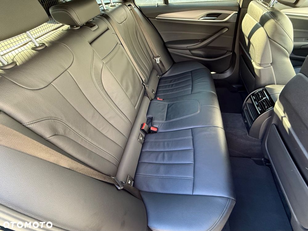 BMW Seria 5 520d xDrive M Sport sport - 23