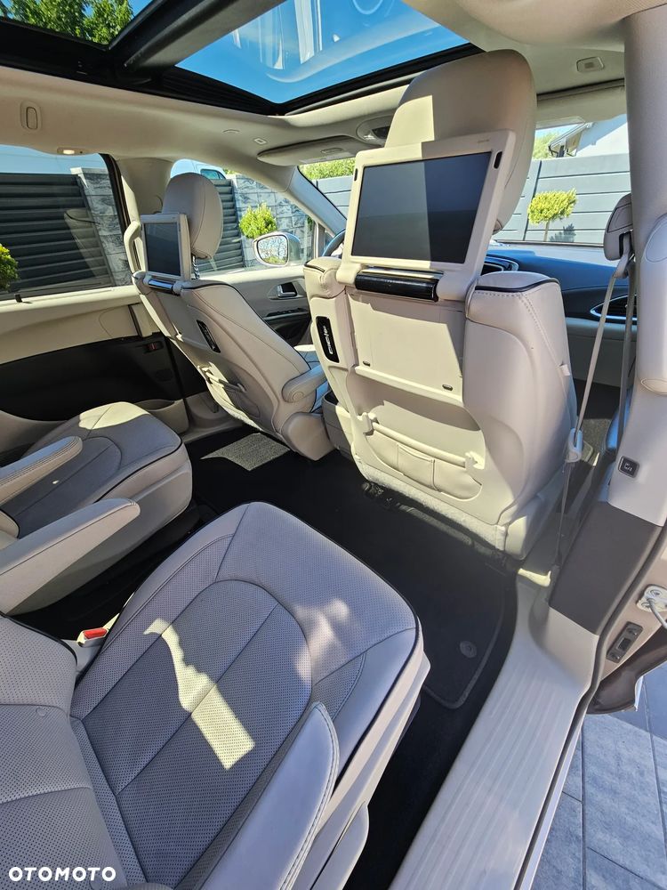 Chrysler Pacifica - 13