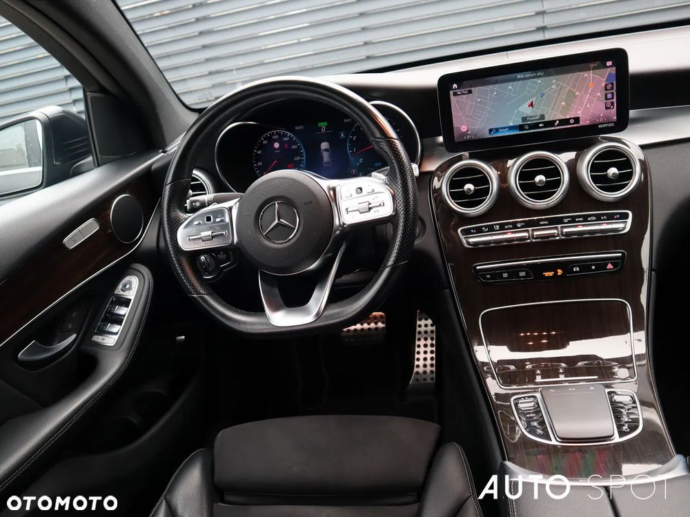 Mercedes-Benz GLC 200 4Matic 9G-TRONIC AMG Line - 22