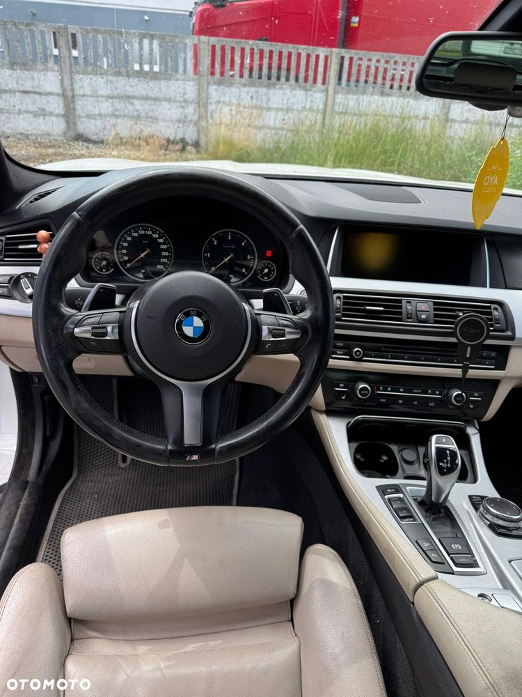 BMW Seria 5 525d xDrive Luxury Line - 13