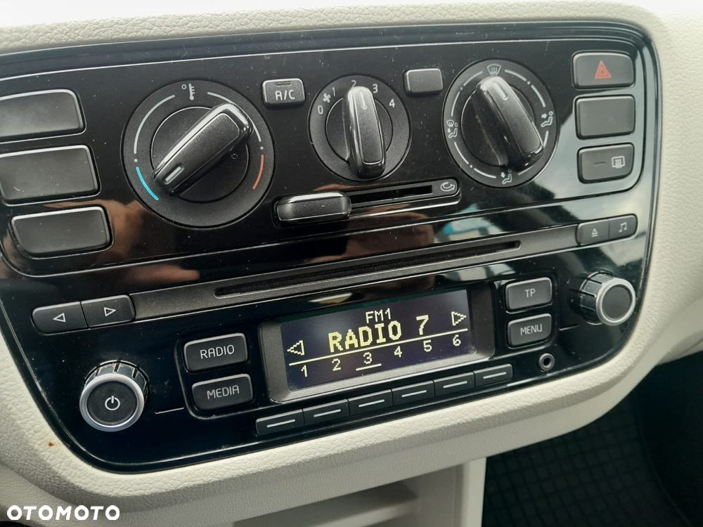 Volkswagen up! 1.0 take - 13