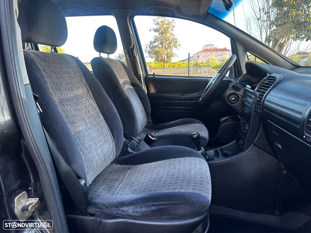 Opel Zafira - 10