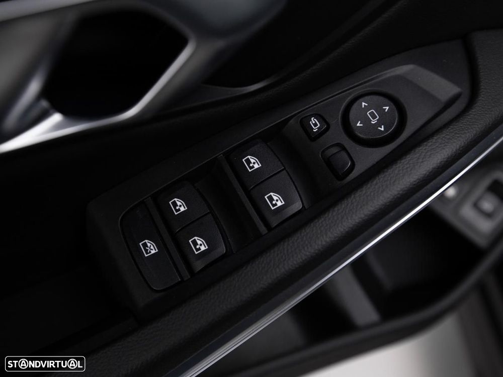 BMW 330 e Pack Desportivo M Auto - 17