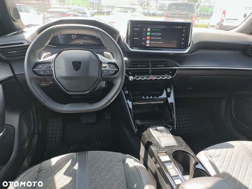 Peugeot 2008 - 8