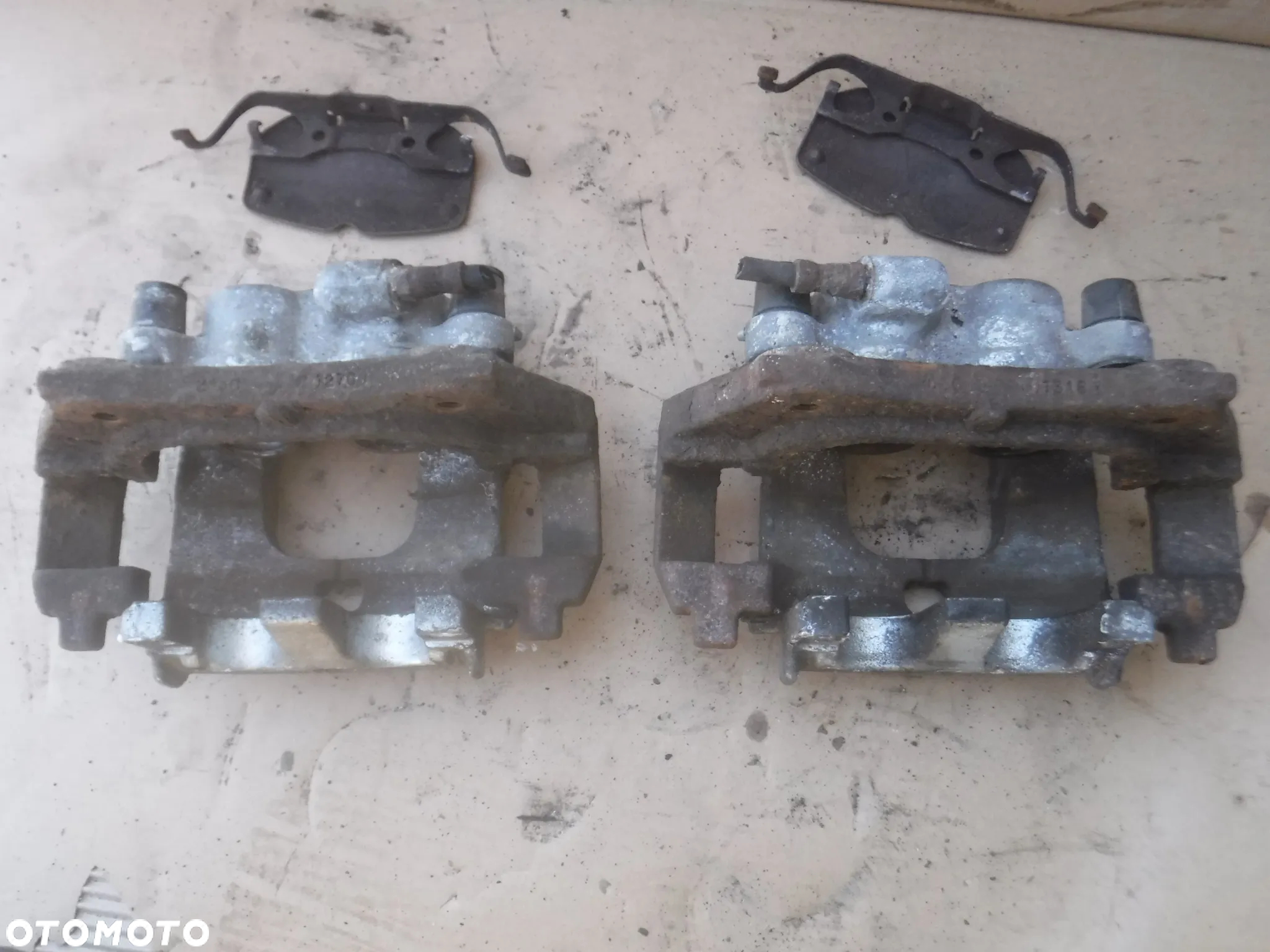 Bmw X5 E70 X6 E71 3.0 sd 286ps  zacisk jarzmo przod dwu tloczkowy tarcza 365mm - 2