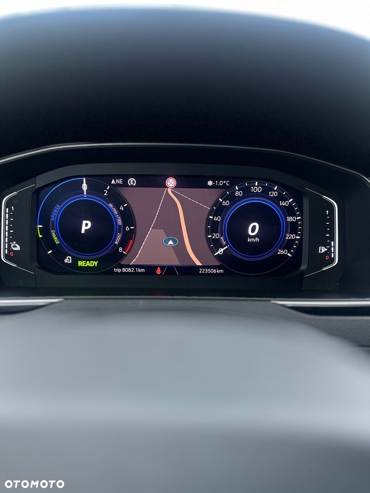 Volkswagen Passat 1.4 TSI DSG BlueMotion Technology Exclusive - 28