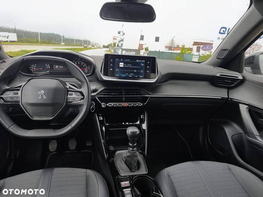 Peugeot 2008 - 12
