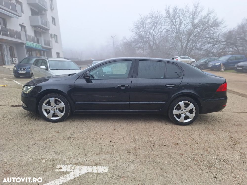 Skoda Superb 2.0 TDI 4X4 Elegance - 4